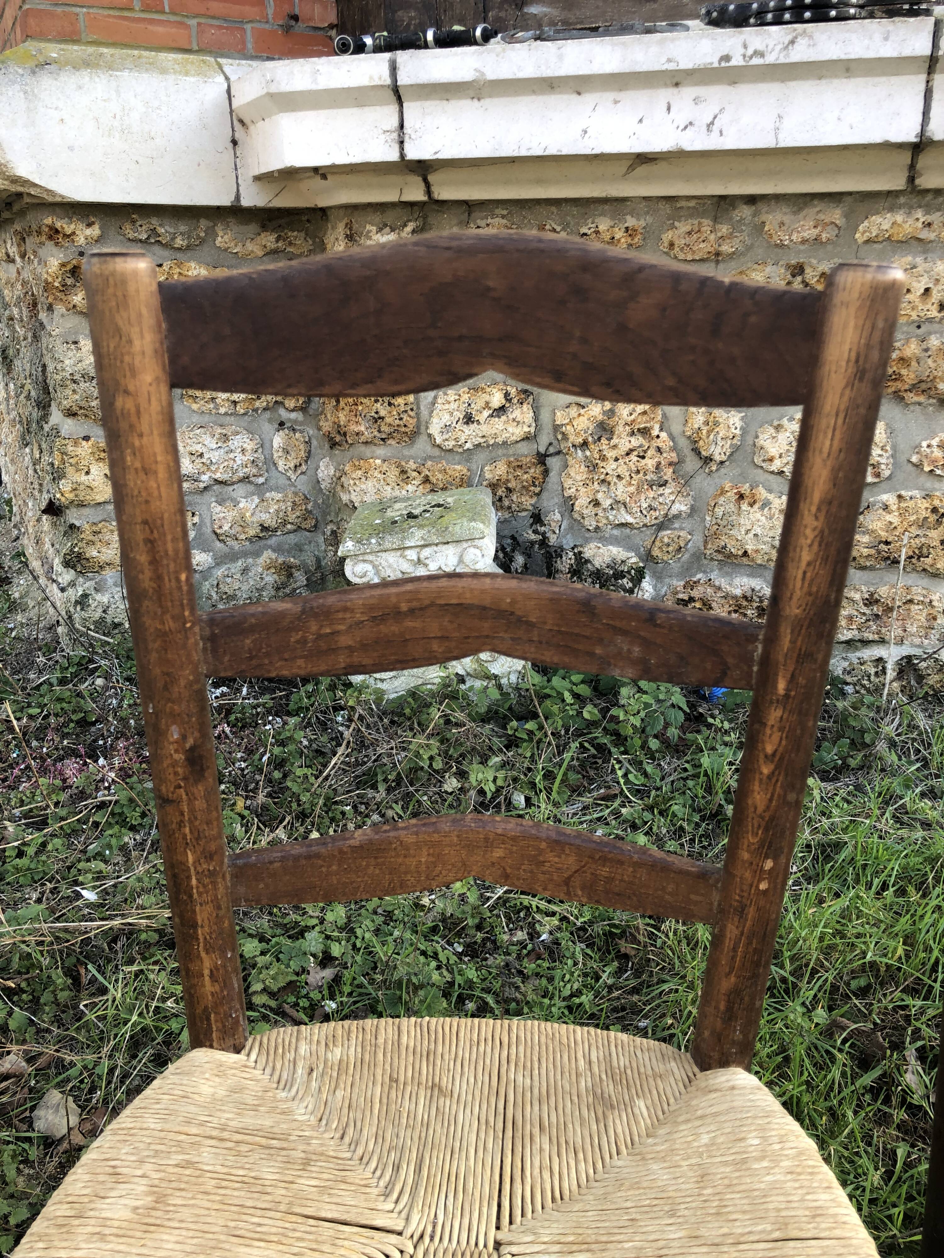 Pair of rustic mulched chairs