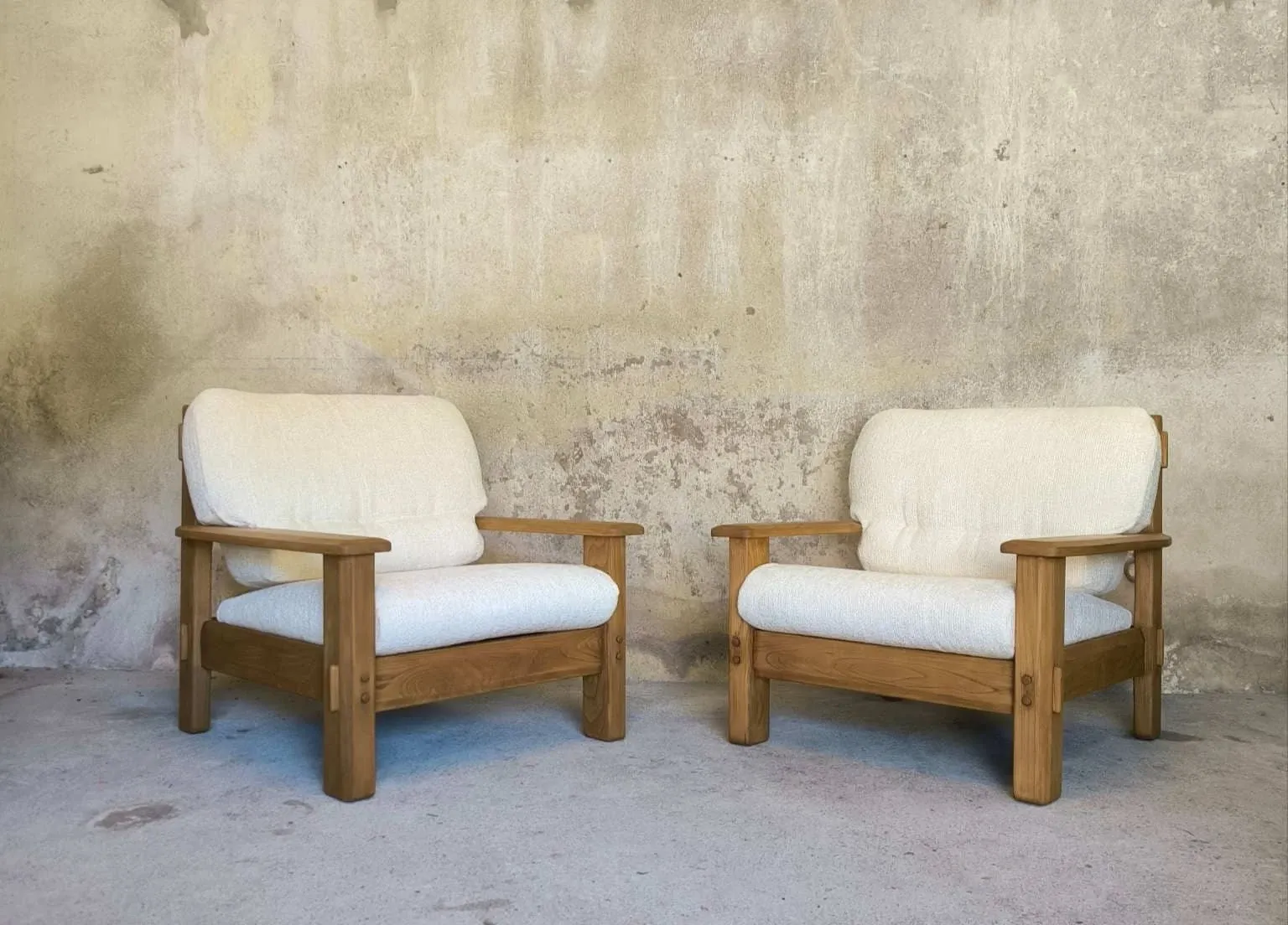 Paire de fauteuils vintage en orme massif