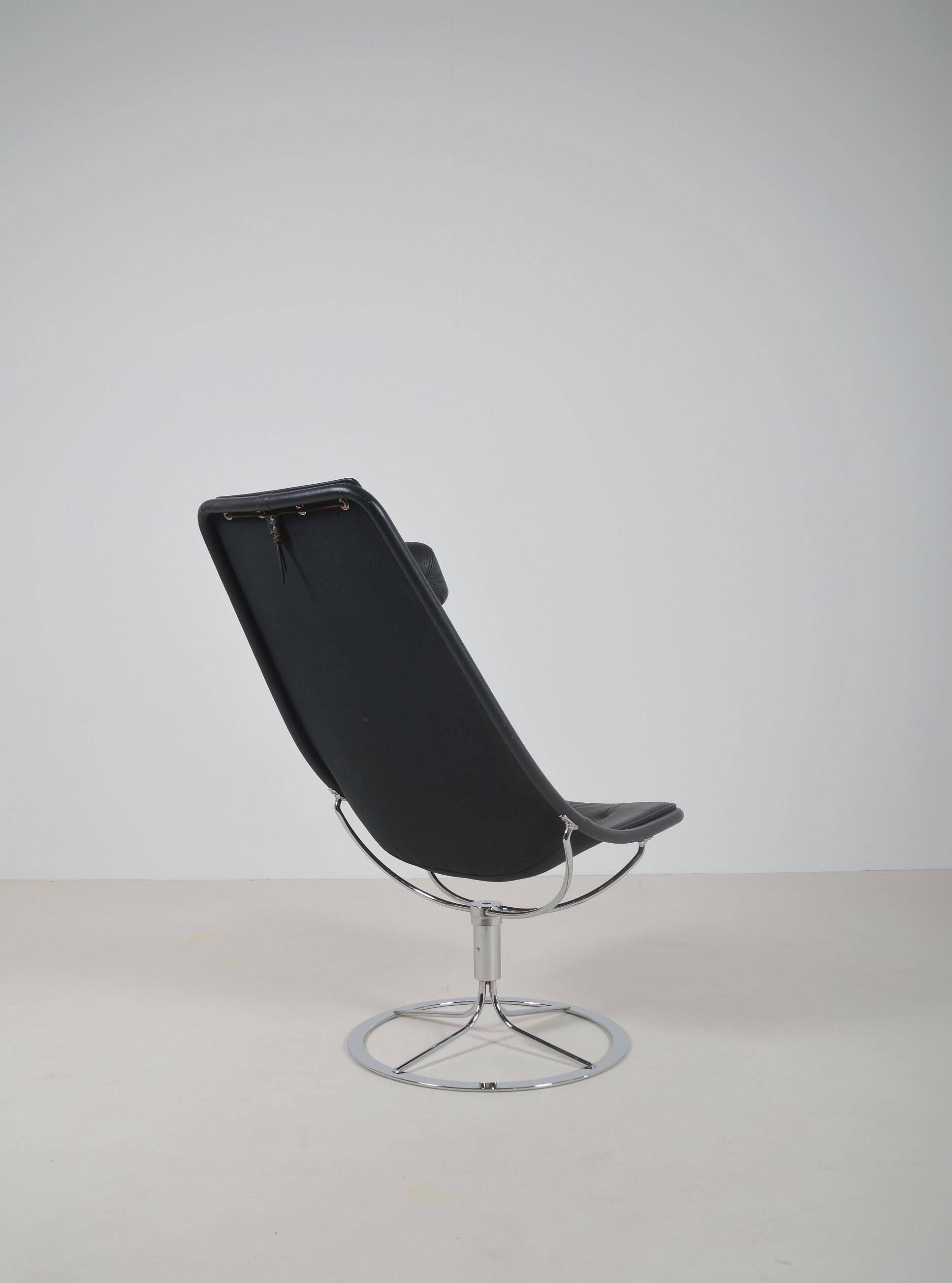 Swedish Jetson 66 armchair in leather by Bruno Mathsson for Dux