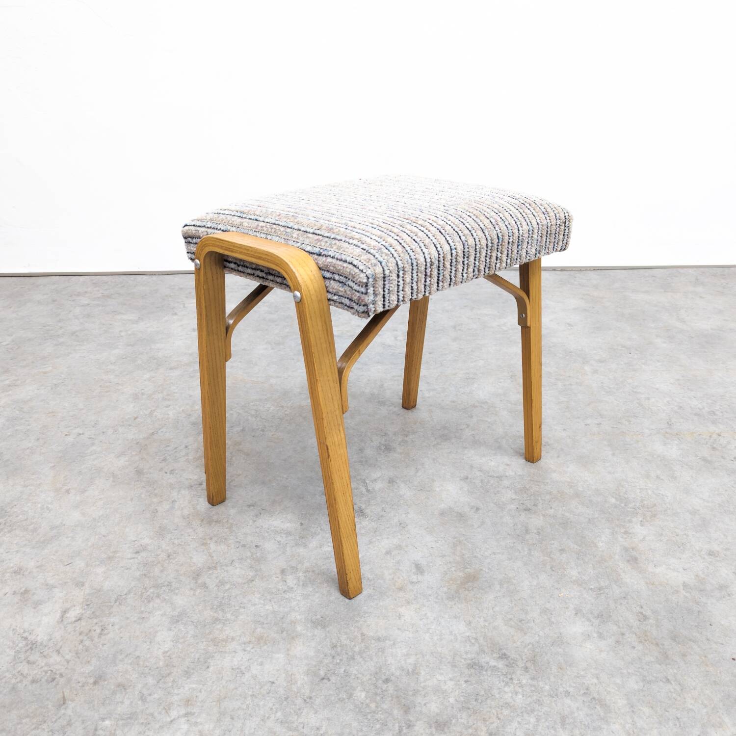 Tabouret Mid-Century en Bois Courbé par Ludvík Volák pour Dřevopodnik Holešov, 1960s