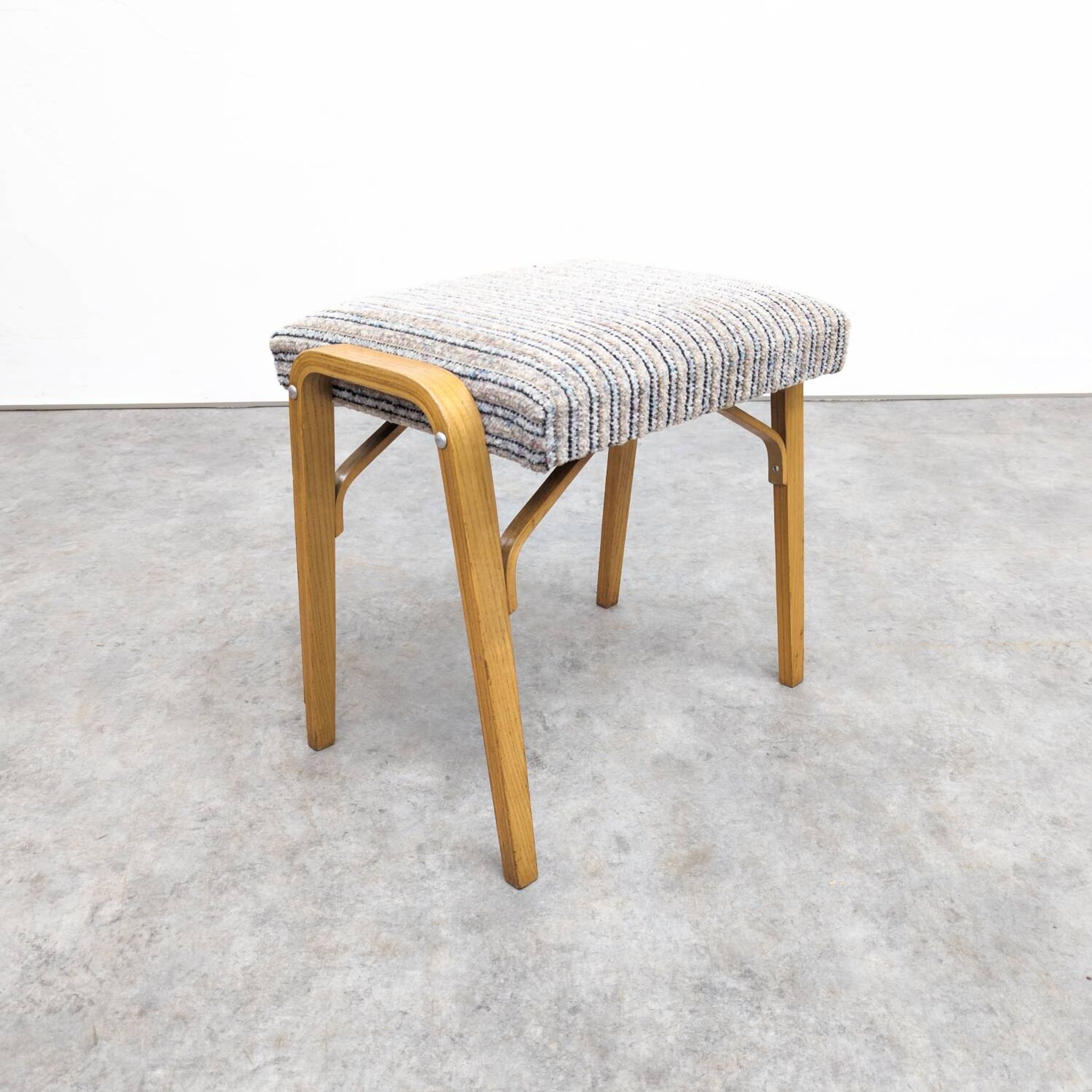 Tabouret Mid-Century en Bois Courbé par Ludvík Volák pour Dřevopodnik Holešov, 1960s