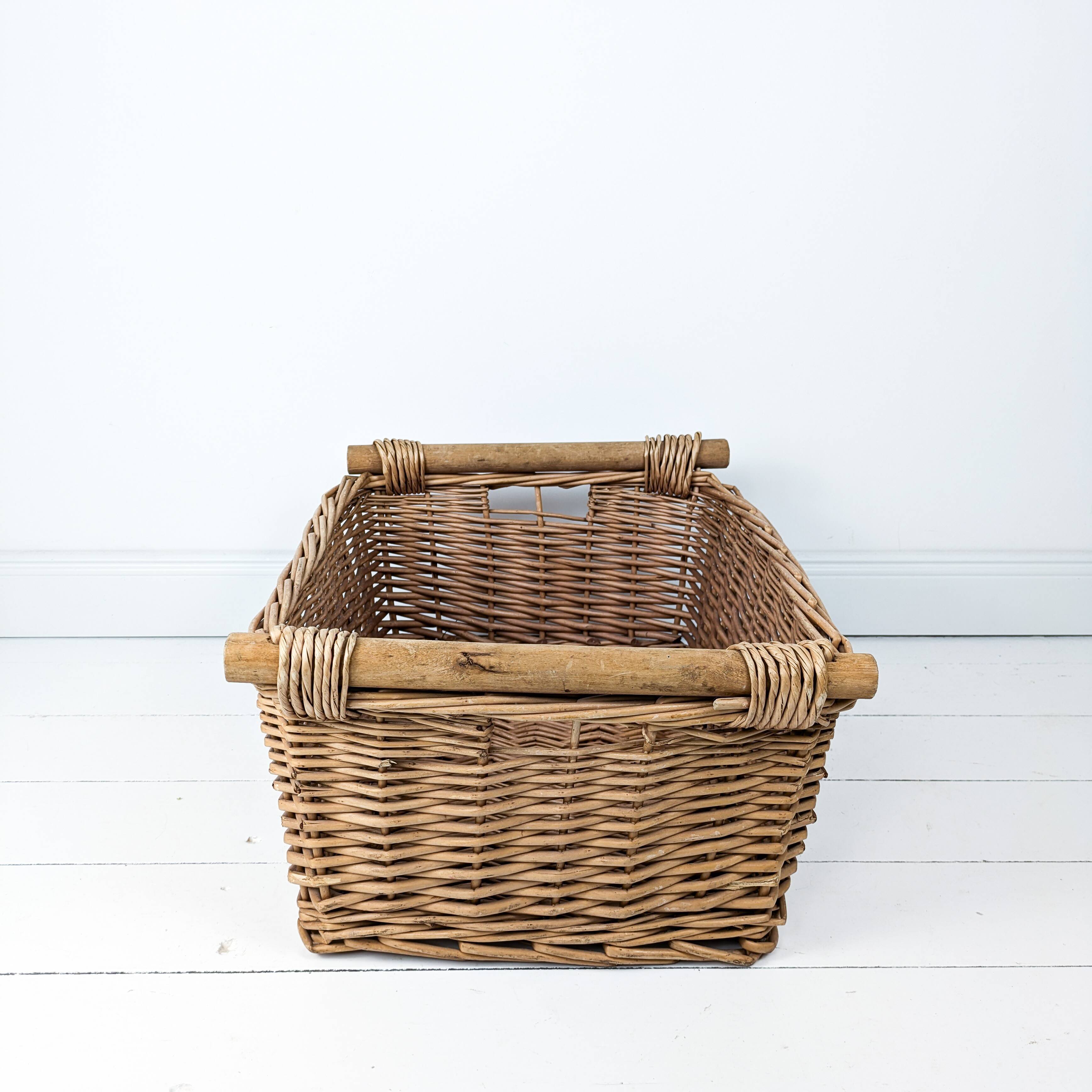 Panier Vintage Anse Rangement Mid Century Panier en osier tressé marron Travail manuel Hygge Skandi