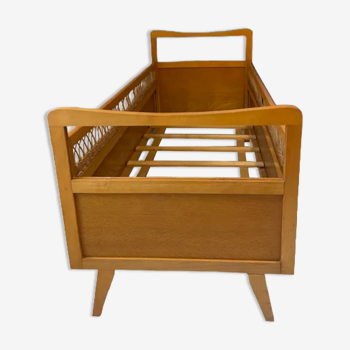 Children's bed wood and wicker
