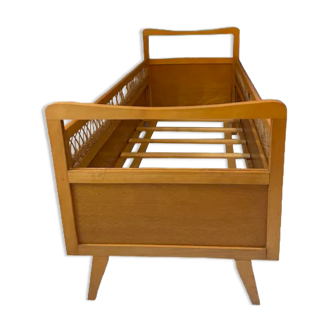 Children's bed wood and wicker