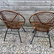 Paire de fauteuils en rotin, pieds métal CIRCA 1950