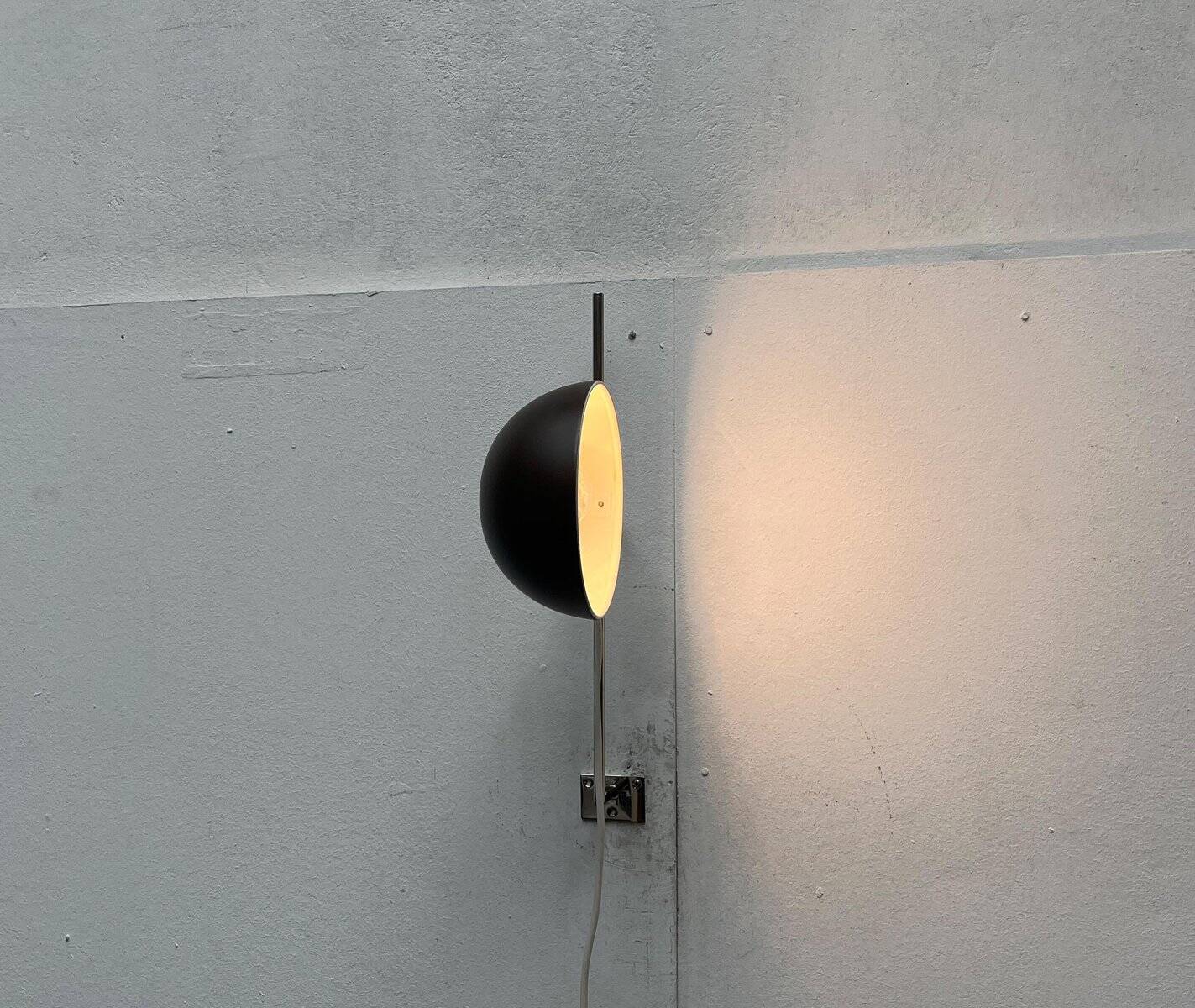 Mid-century modern minimalist German wall lamp by Beisl, 1960s.