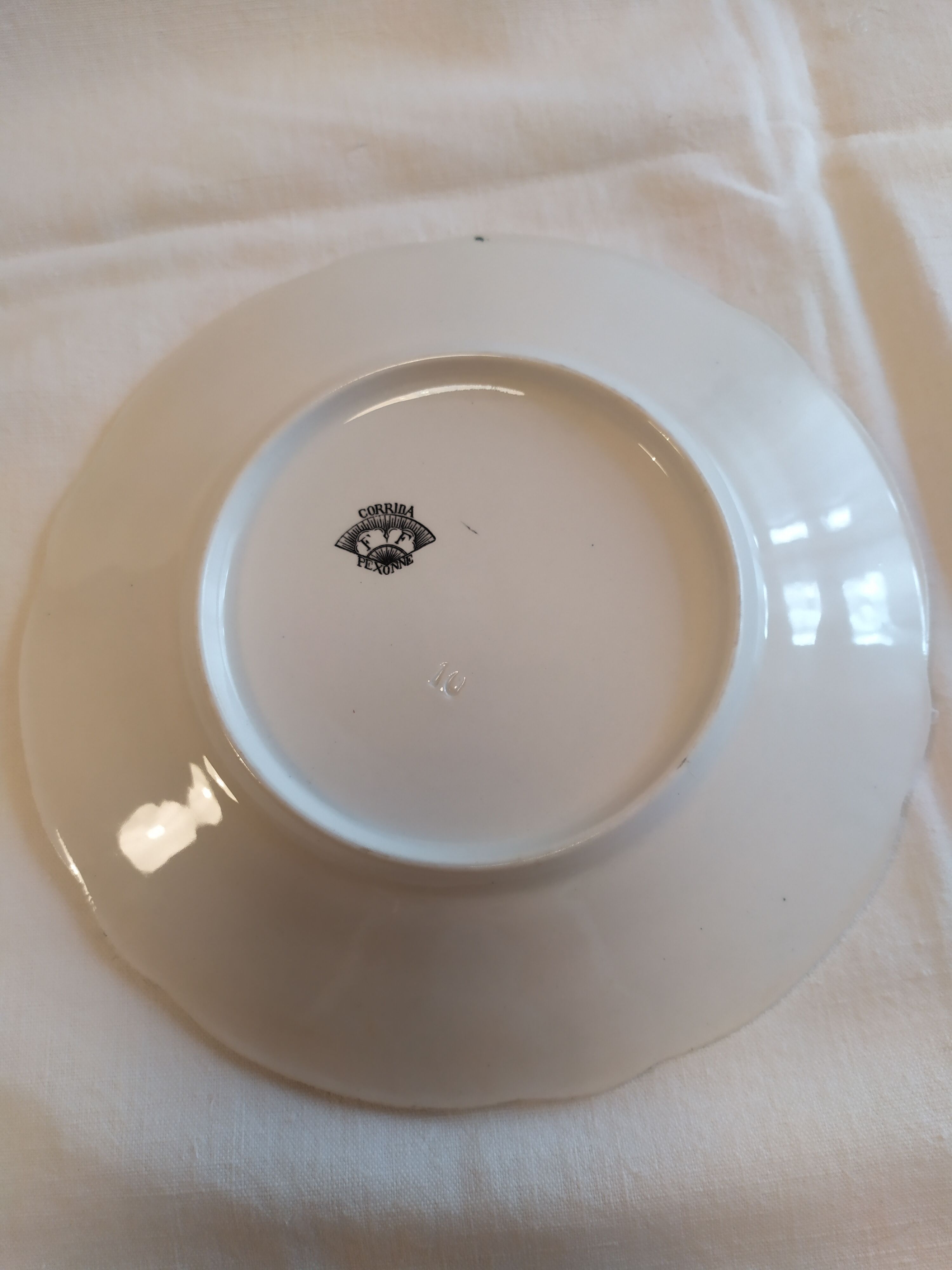 Dessert plates in Pexonne earthenware