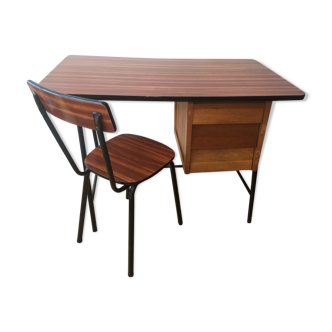 Bureau et chaise en formica