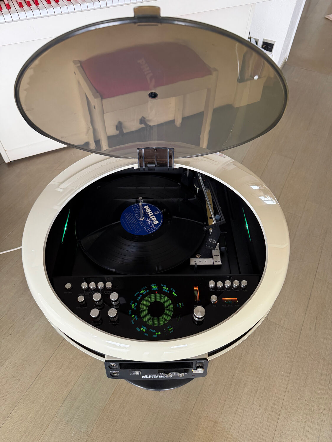 Hi-fi system / Weltron 1970 turntable