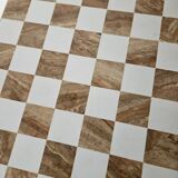 Table d'échecs en onyx sur pied en bois