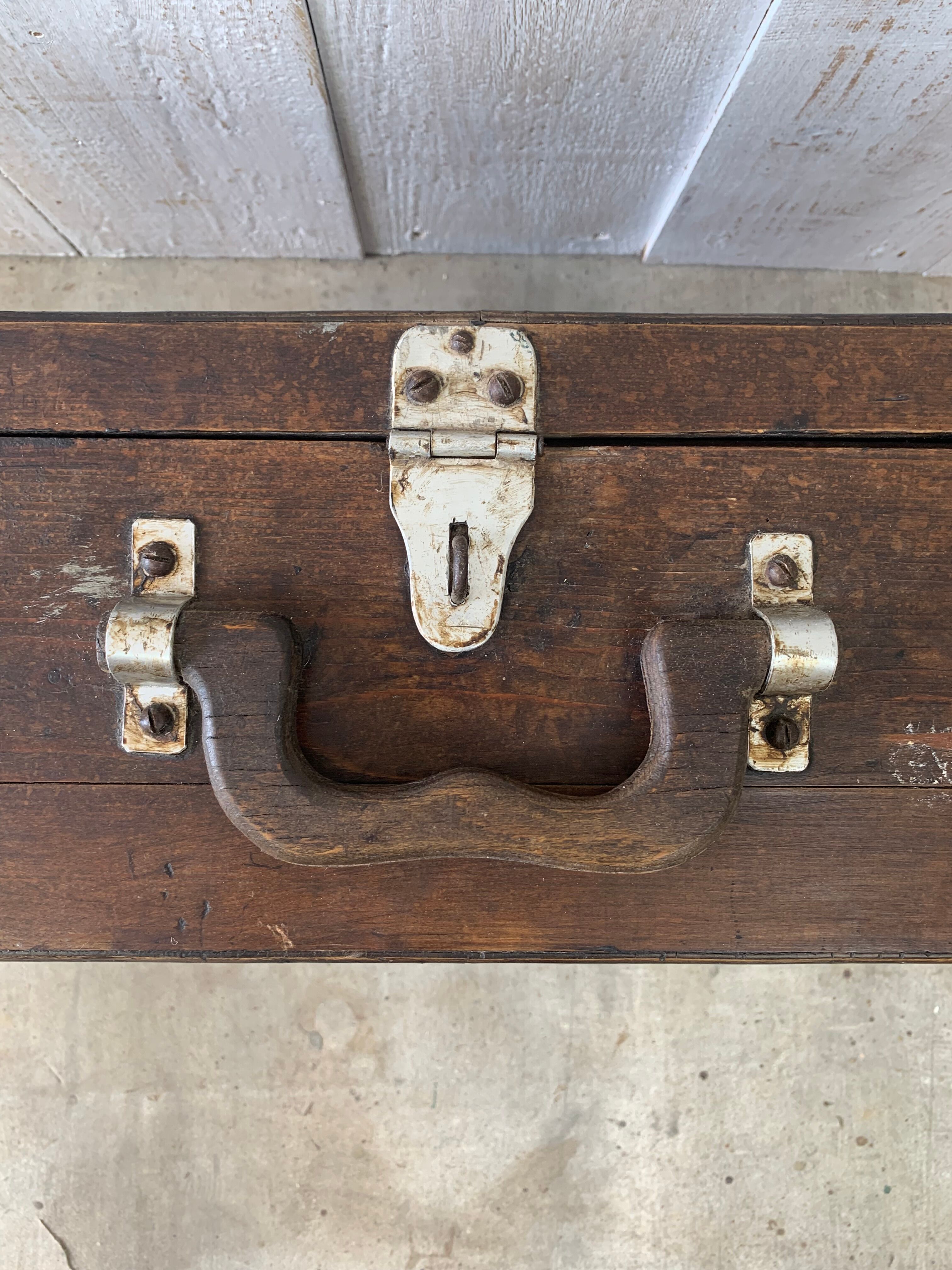 Valise en bois ancienne