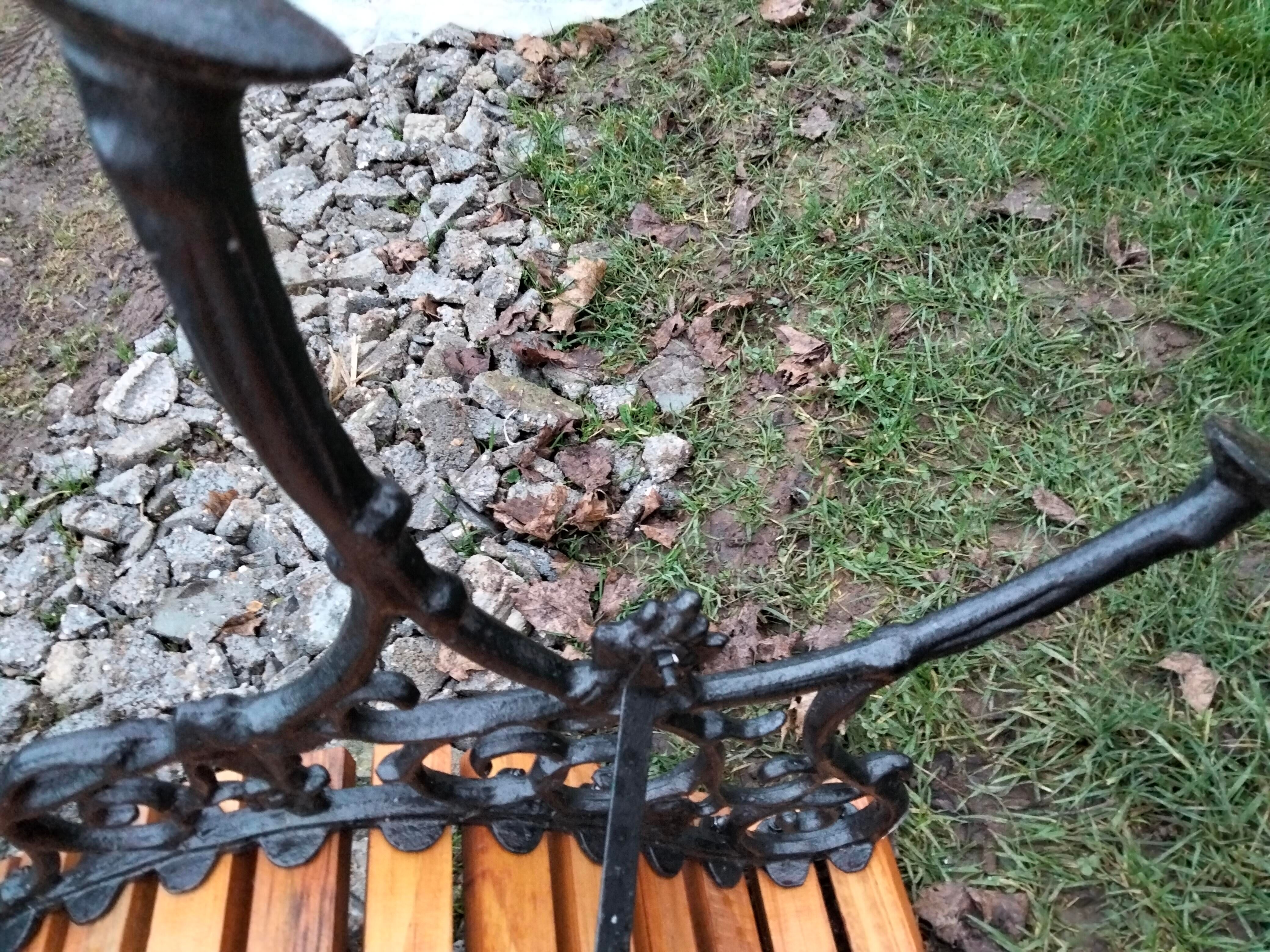 Old garden bench with vintage cast iron legs xxeme