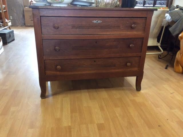 Chest of drawers 3 drawers old