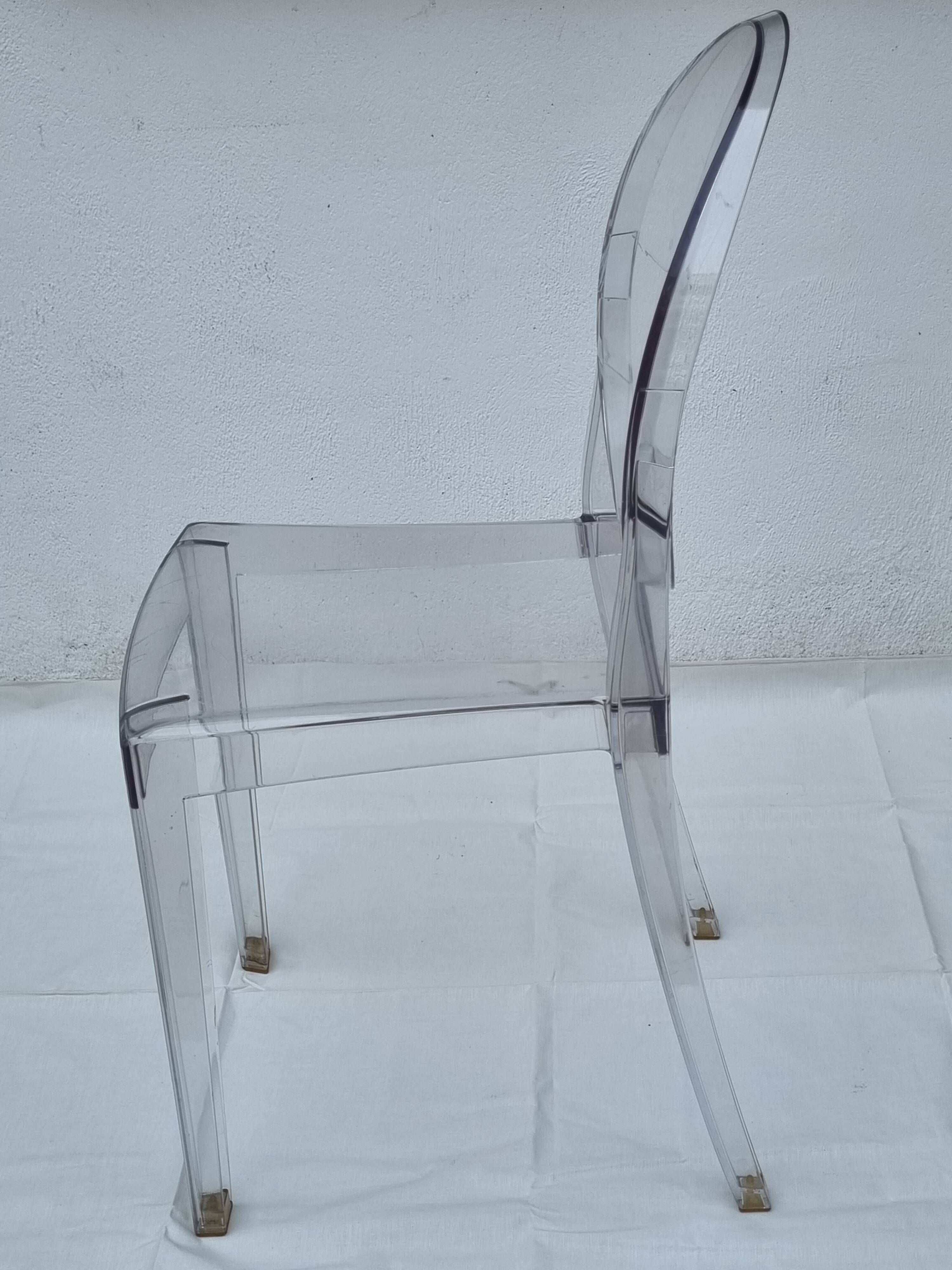 Chaise “Victoria Ghost” – design Philippe Starck pour Kartell