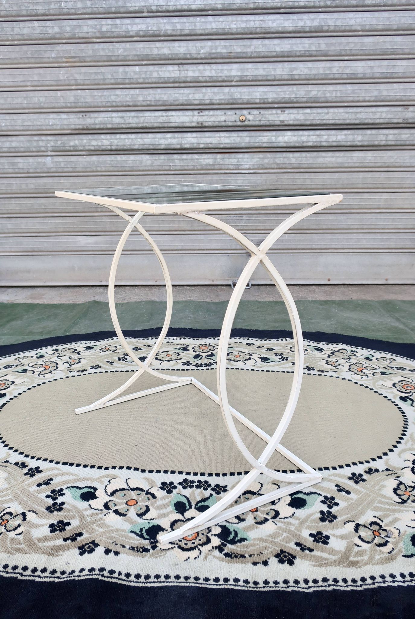 Bout de canapé, Petite Console Art Déco en Métal laqué Blanc, vers 1940