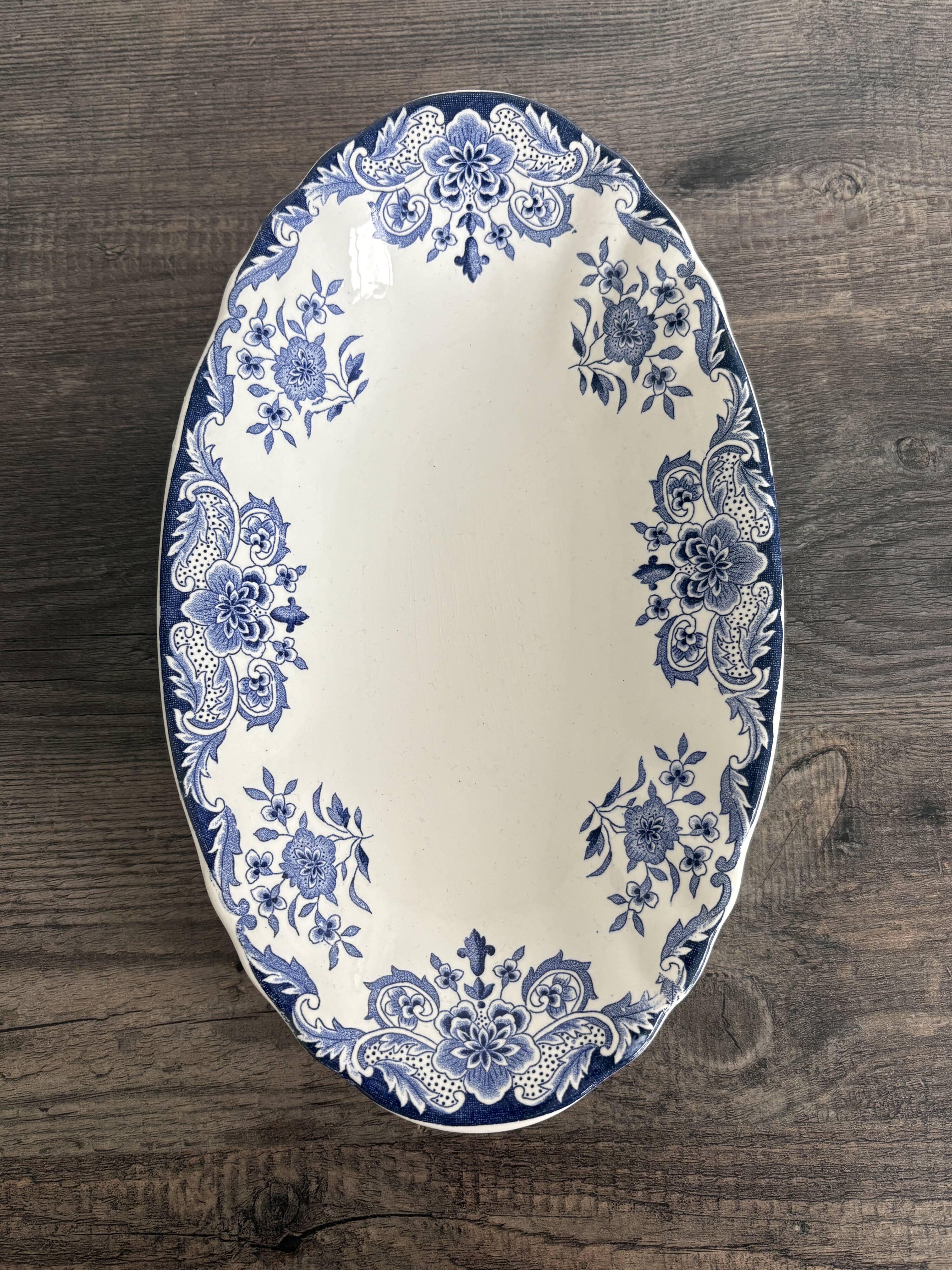 Old oval dish in Boch Frères Keramis earthenware.