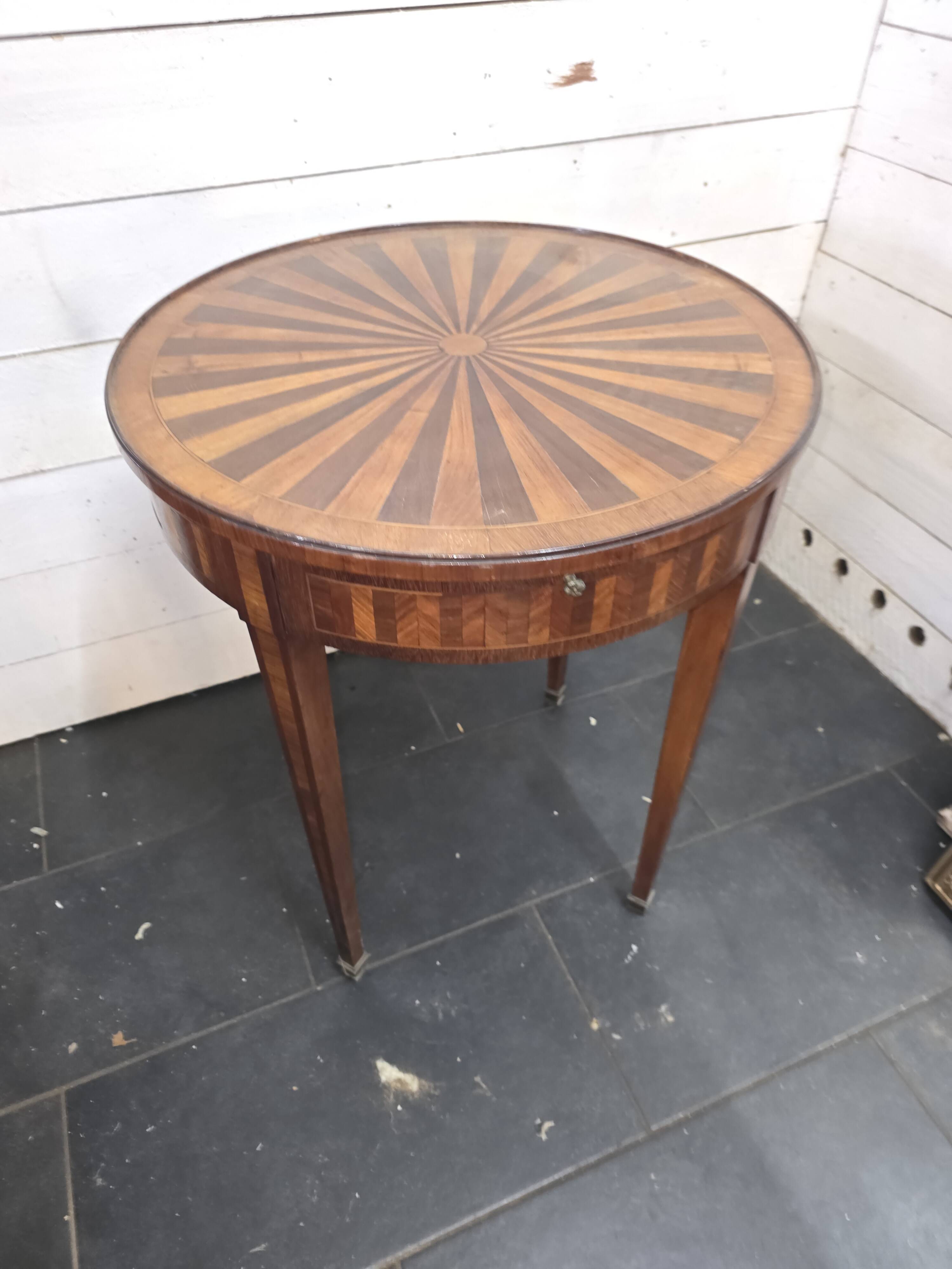 Bouillotte table in marquetry, signed Pagny Fils, Paris, early 20th century