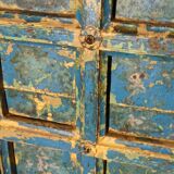 Porte bleue ancienne en bois