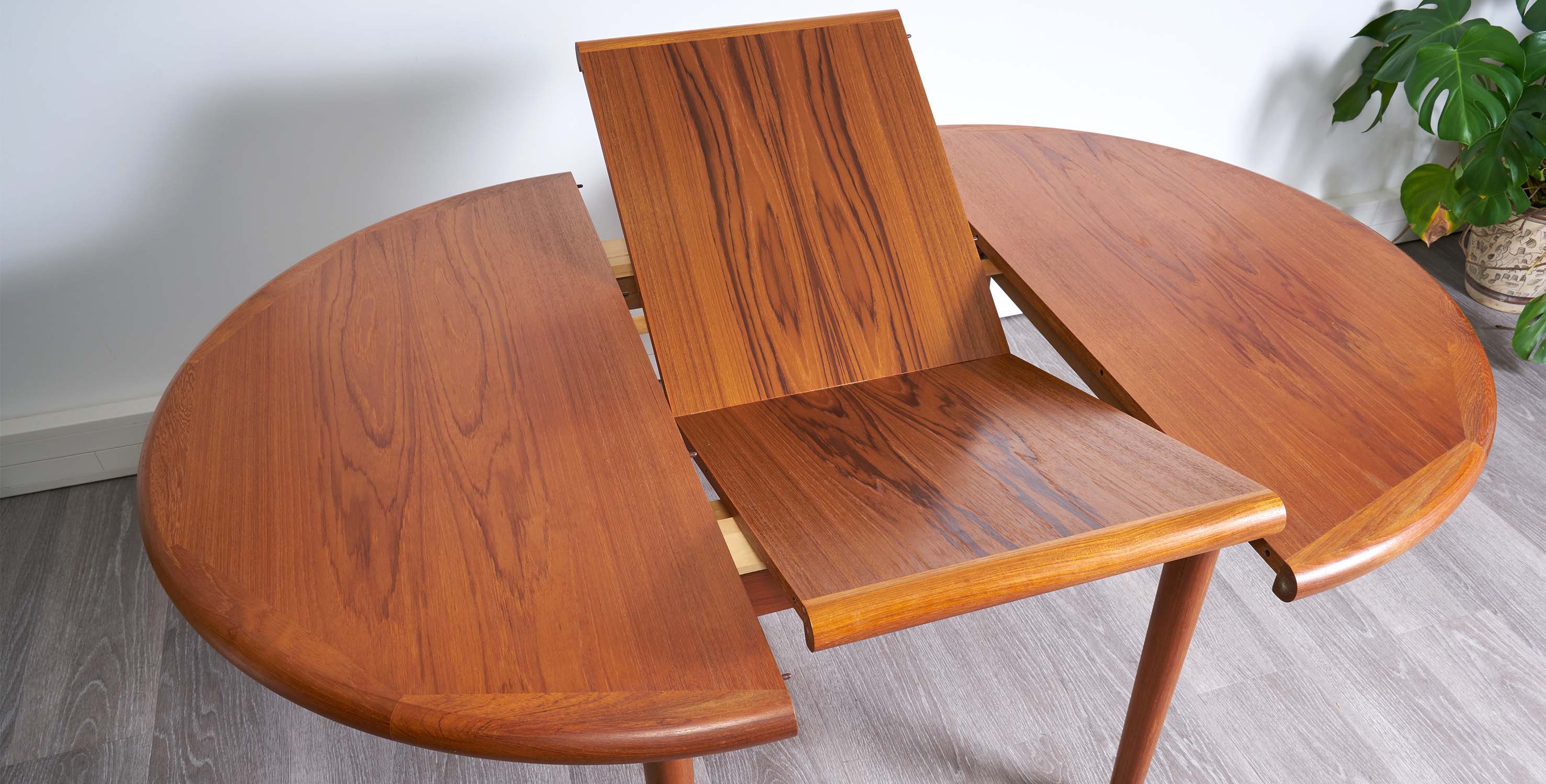 Table à manger extensible style scandinave 1960