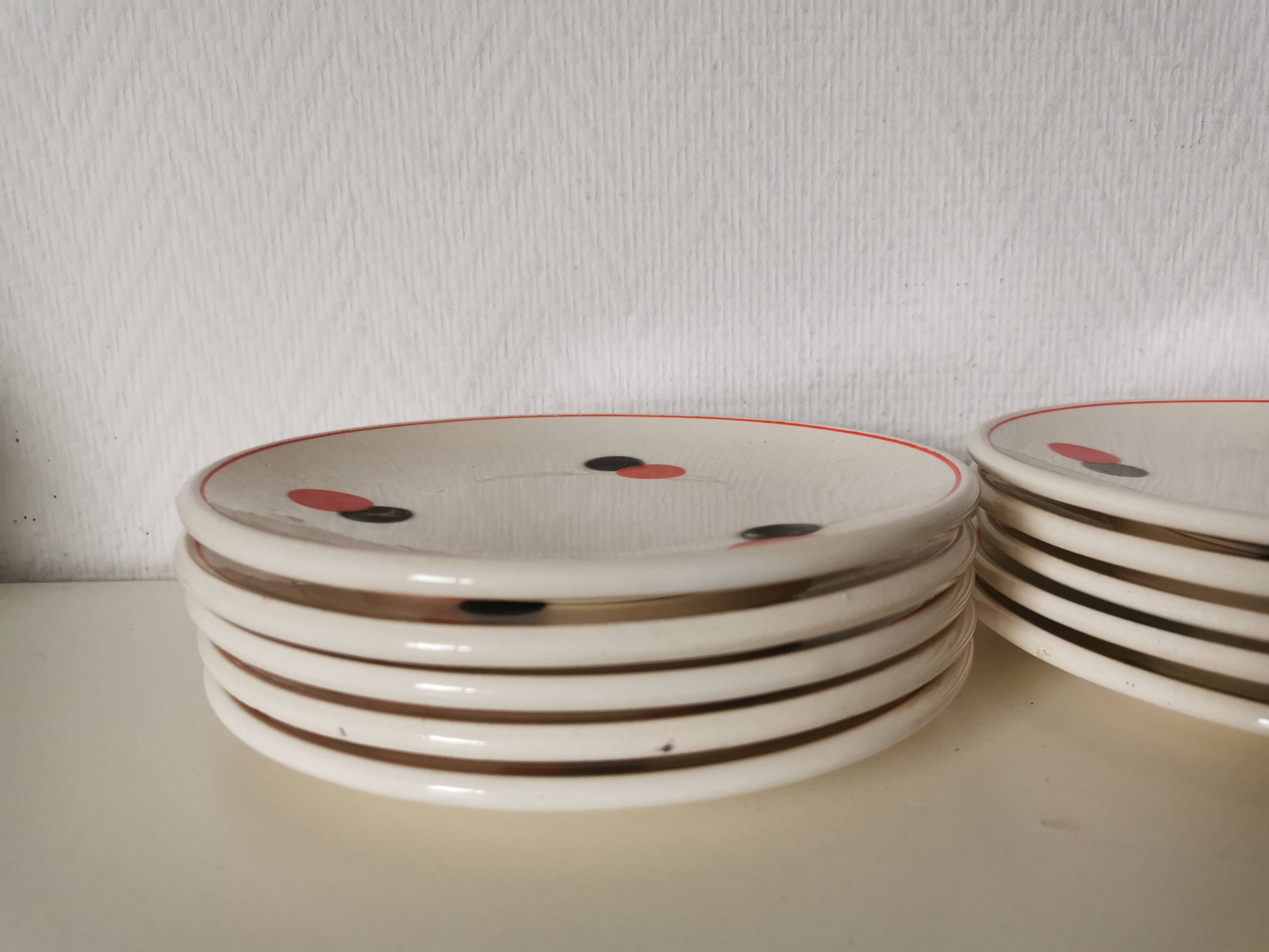 set of 5 Eastern European dessert plates from the 60s, white, red and black