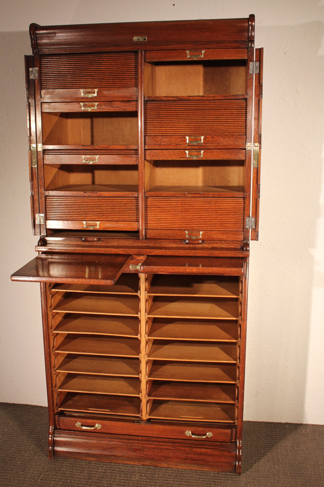 Oak notary furniture