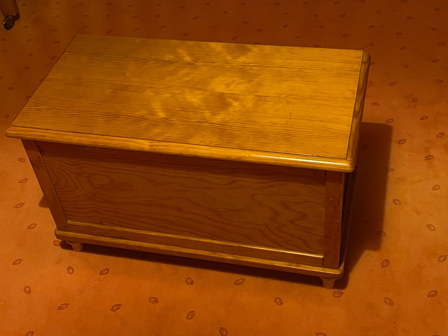 Aubert honey toy chest