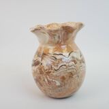 Vase rond à col corolle en terre mêlée ocre