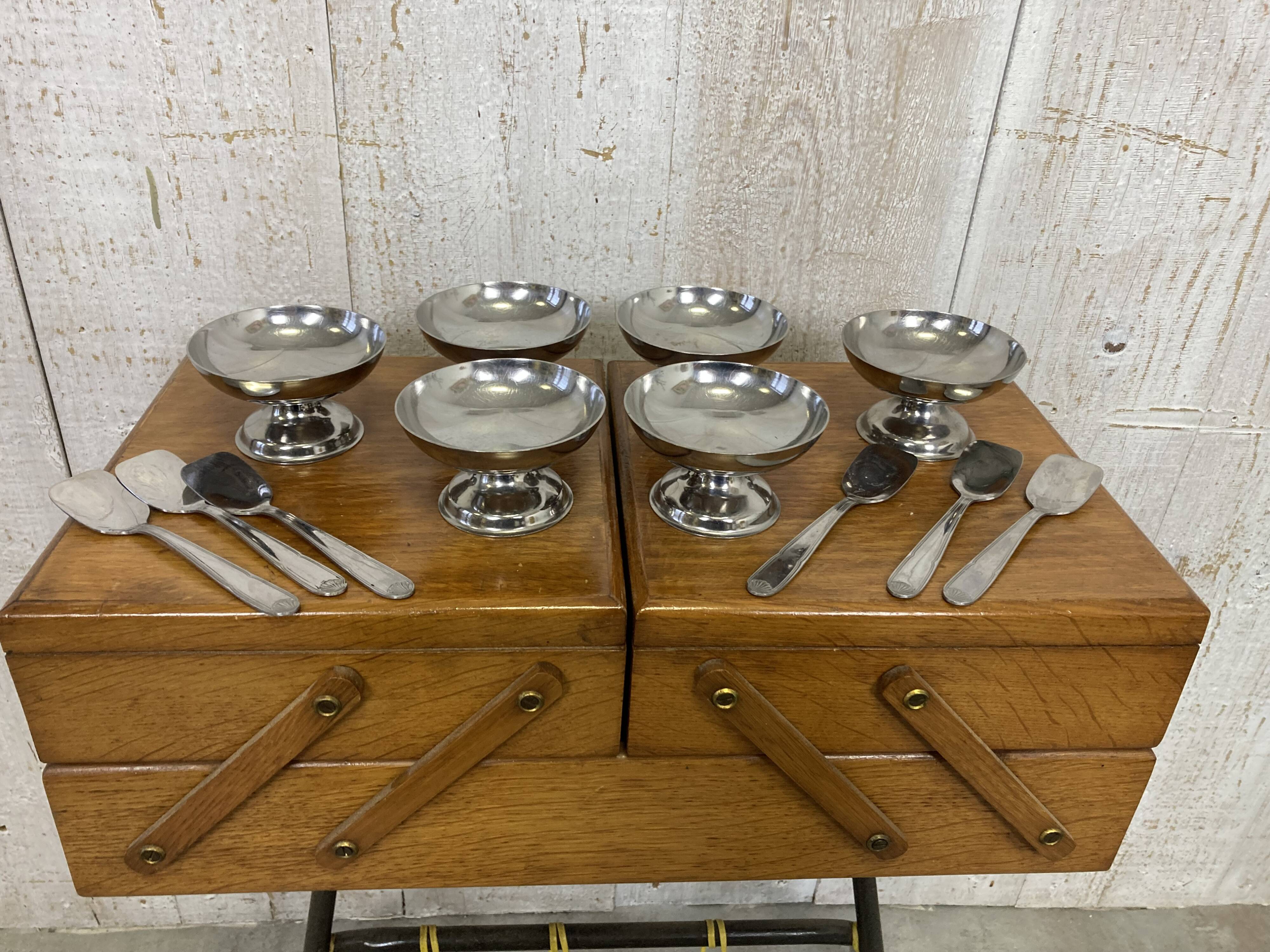Set de 6 coupes à glace et petites cuillières
