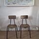 Paires de chaises d'écolier 