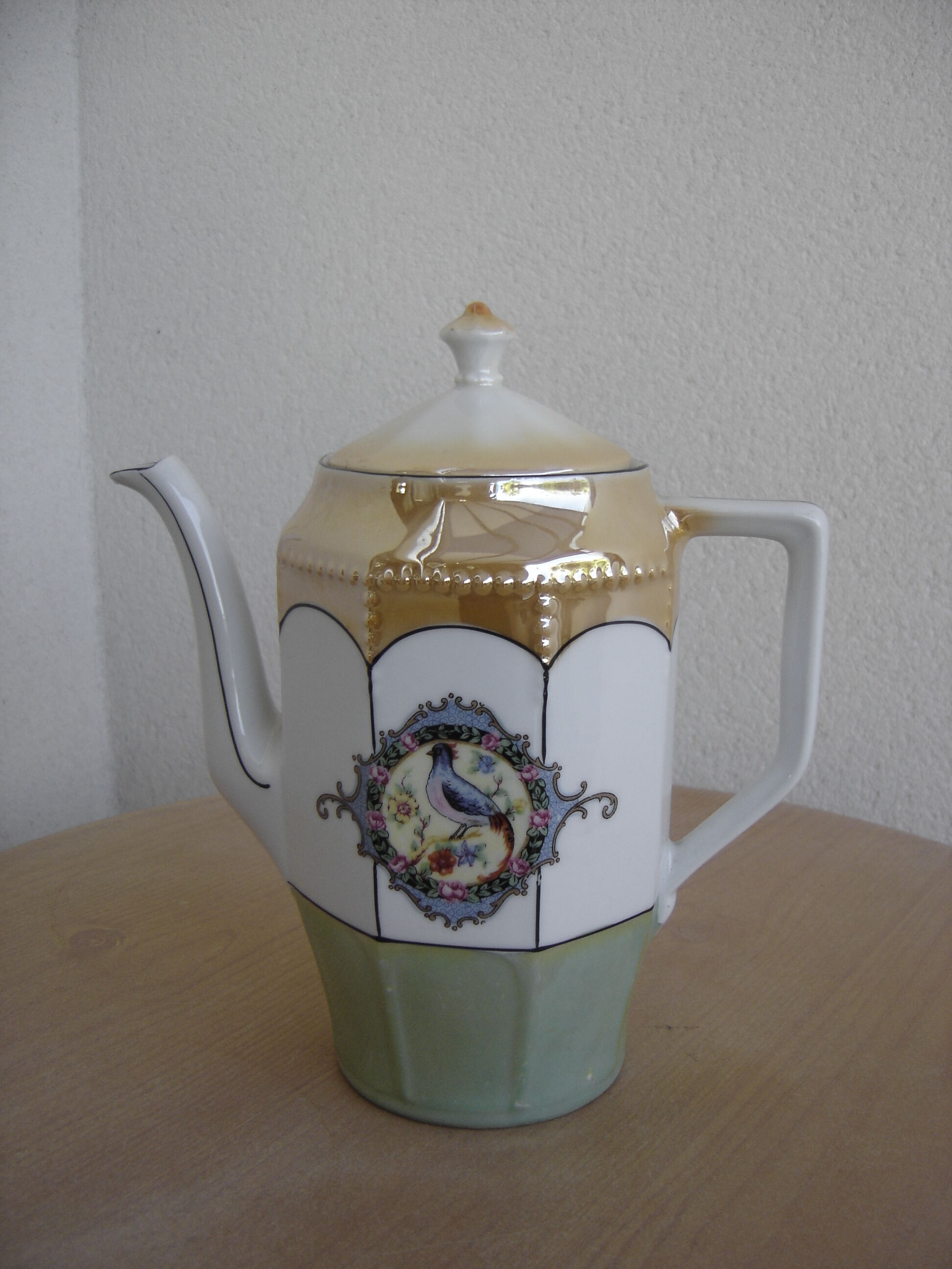 Fine porcelain coffee maker