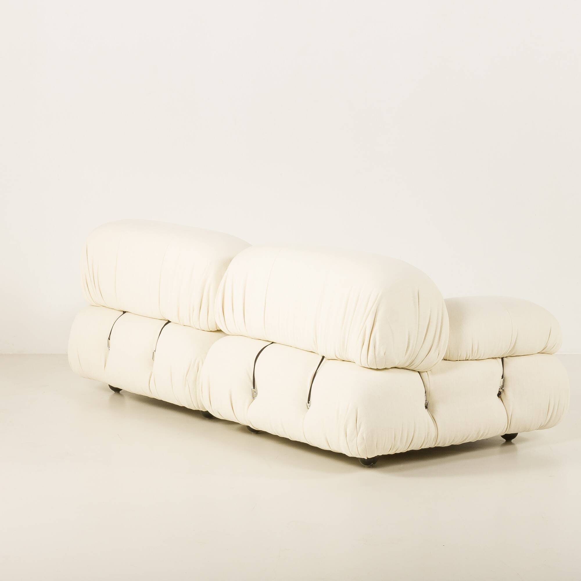 Camaleonda Sofa by Mario Bellini renovated in linen upholstery