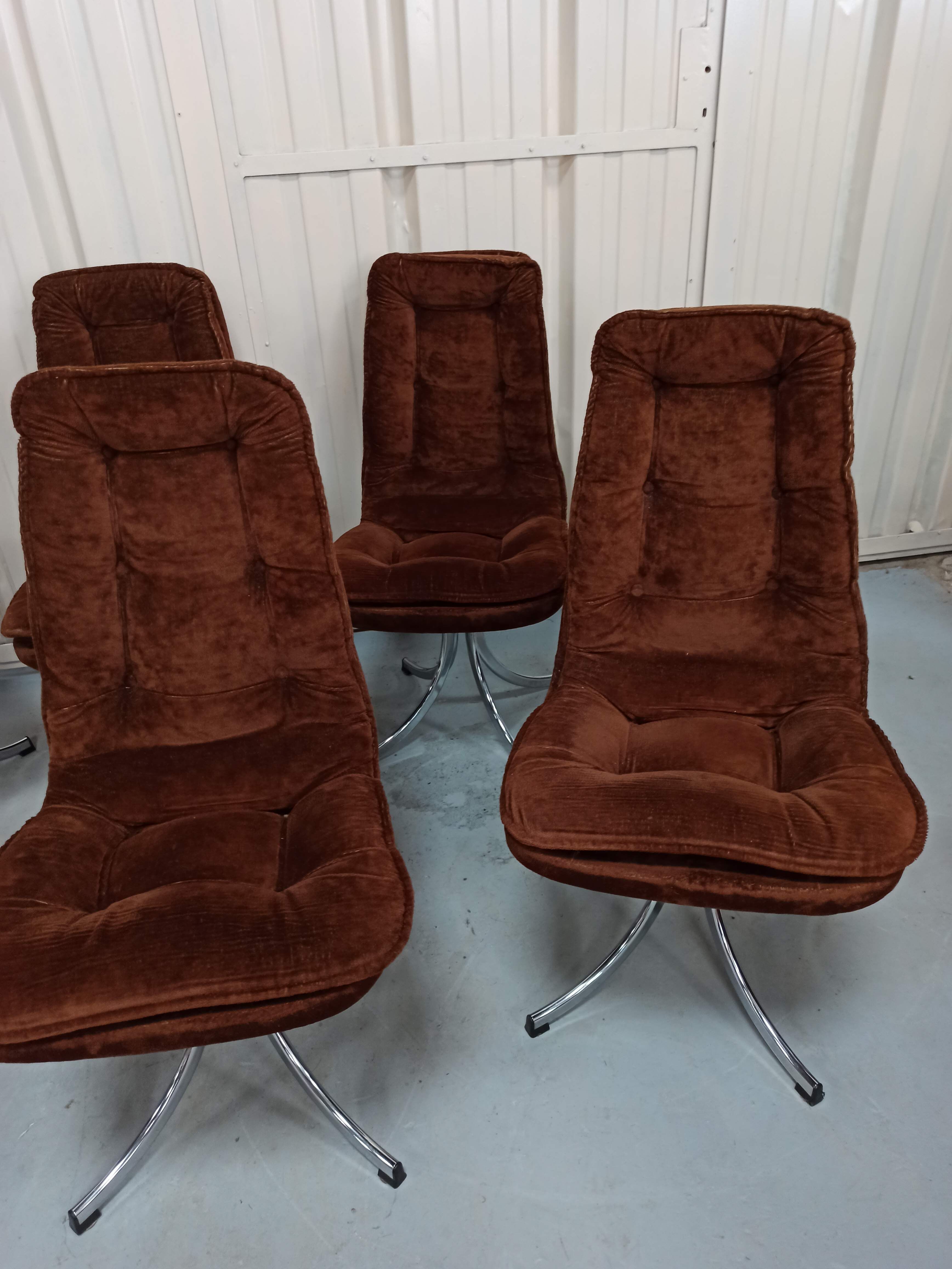 Set of 6 chrome velvet bucket chairs from the 70s