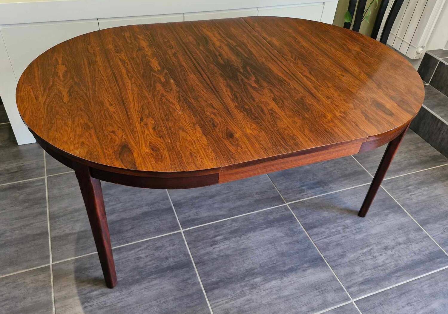 Scandinavian extendable round table in rosewood, 1970s
