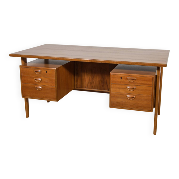 Bureau en teck autonome de milieu de siècle par Kai Kristiansen pour Feldballes Møbelfabrik, années 1960. — Beyit