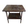 Table en bois foncé