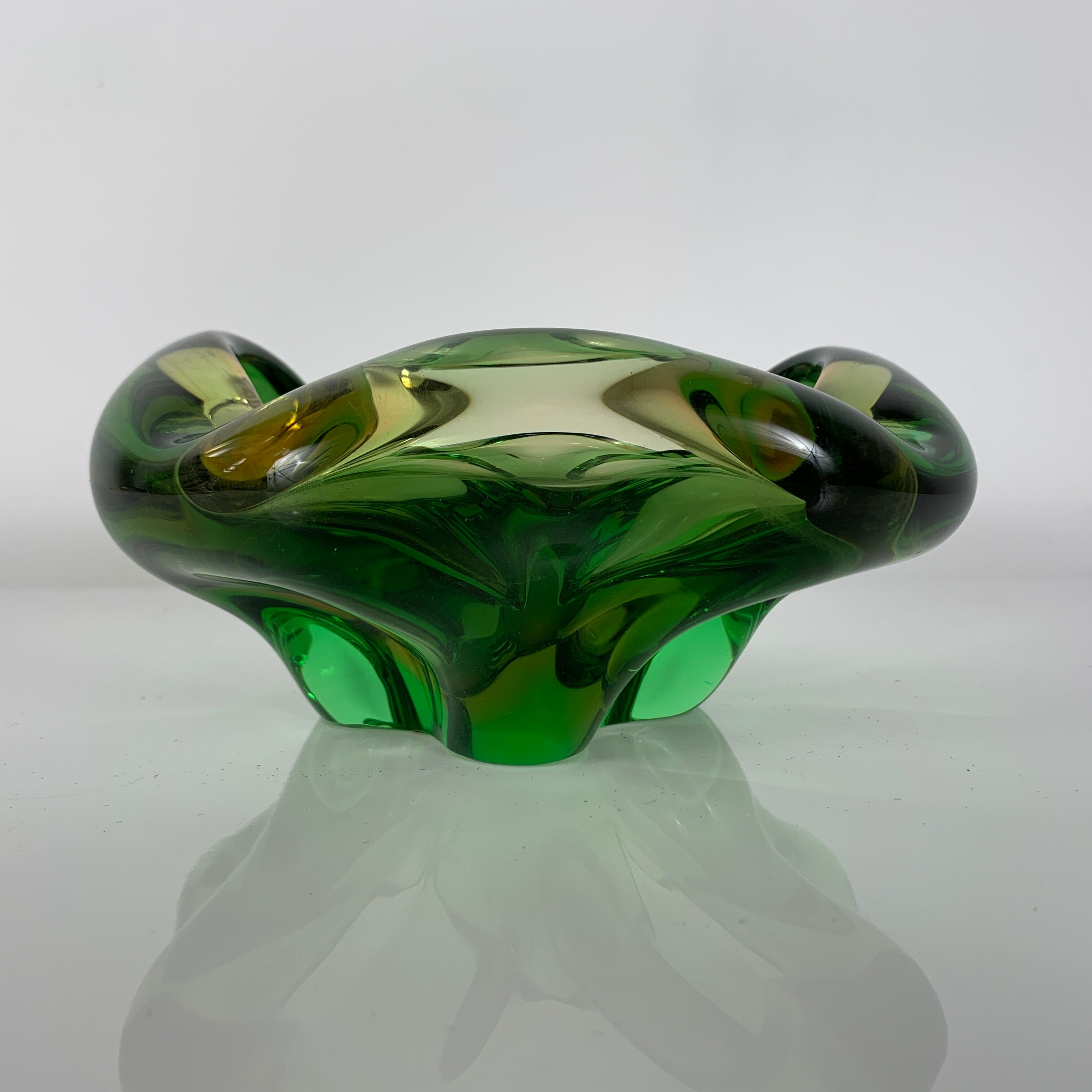 Empty ashtray green glass pocket Murano