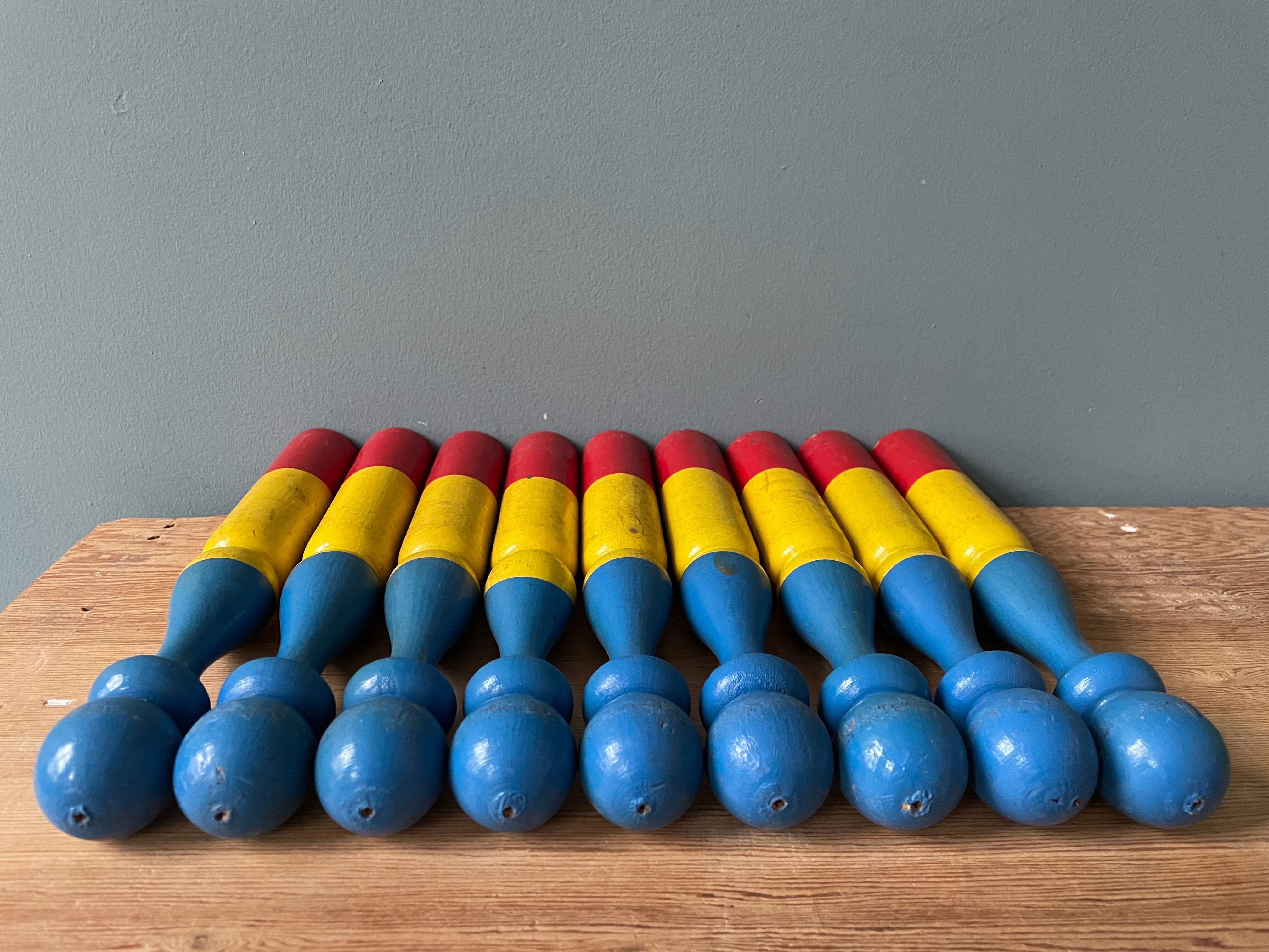 Ancien jeu de quilles en bois