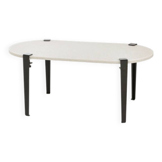 Tiptoe design coffee table
