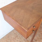 Bureau recto-verso chêne pieds compas des années 50