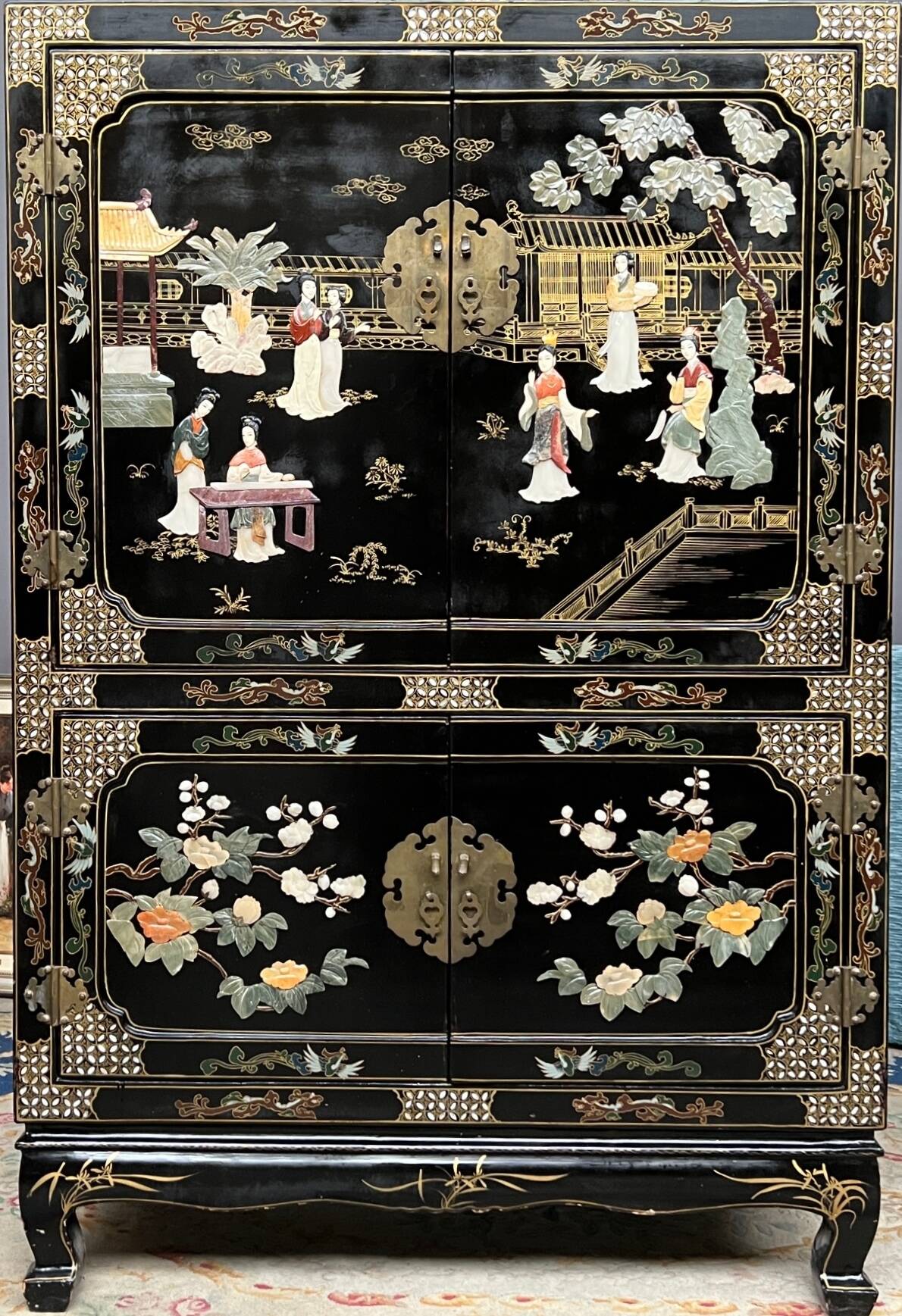 Chinoiserie style furniture. Mother-of-pearl, steatite, jade marquetry.