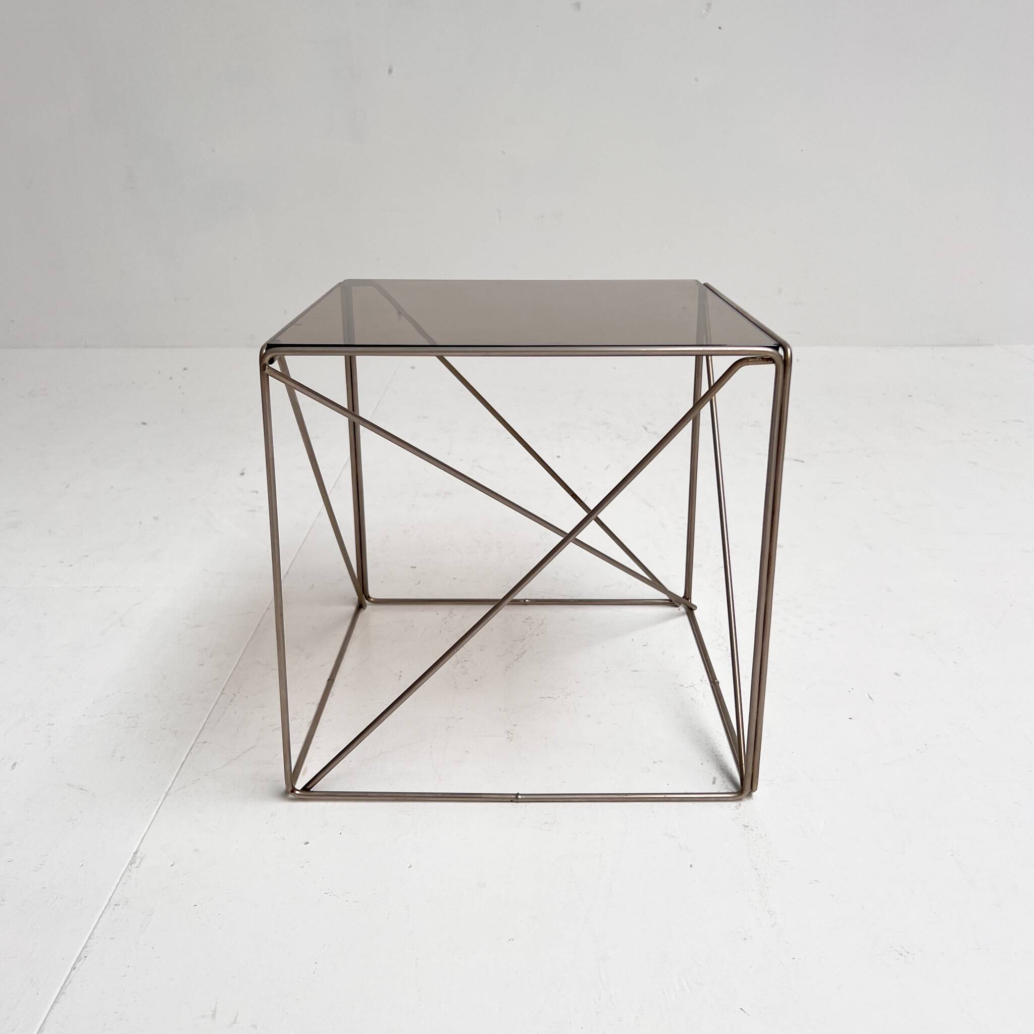Geometric Isocele side table by Max Sauze, 1960s