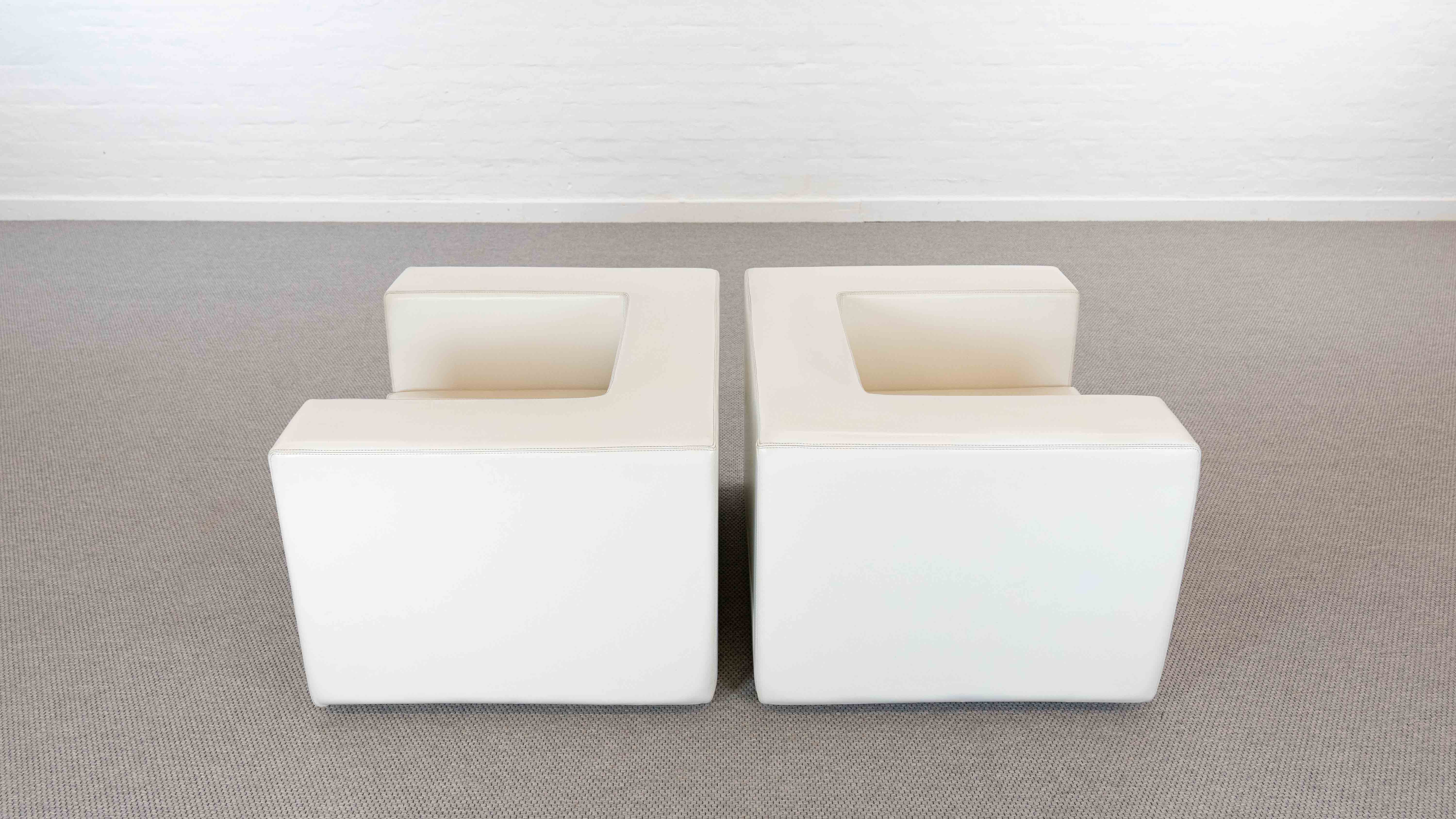 Pair of vintage Throw Away Armchairs by Willie Landels for Zanotta, white Vinyl