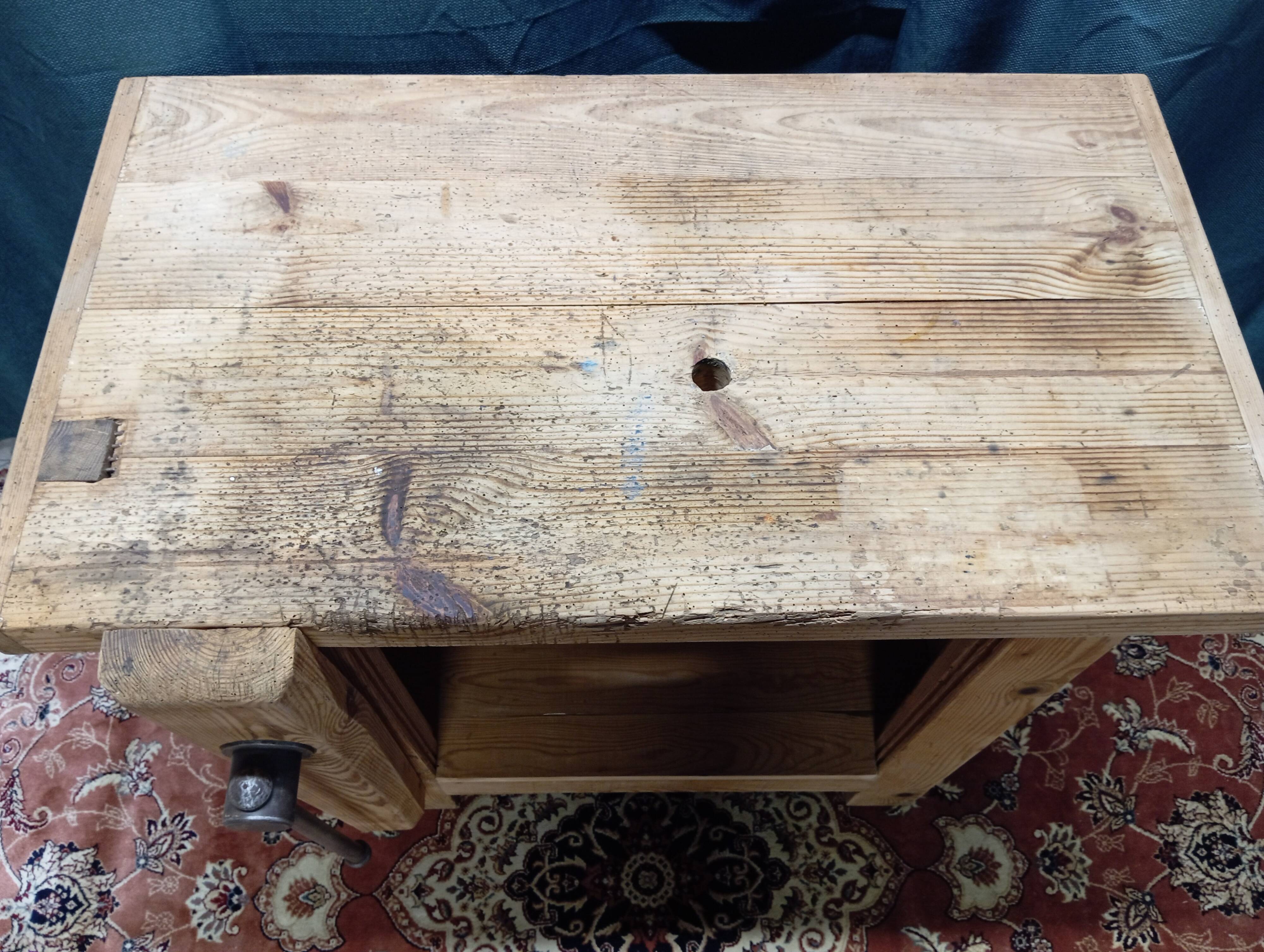 Carpenter's workbench - bathroom furniture