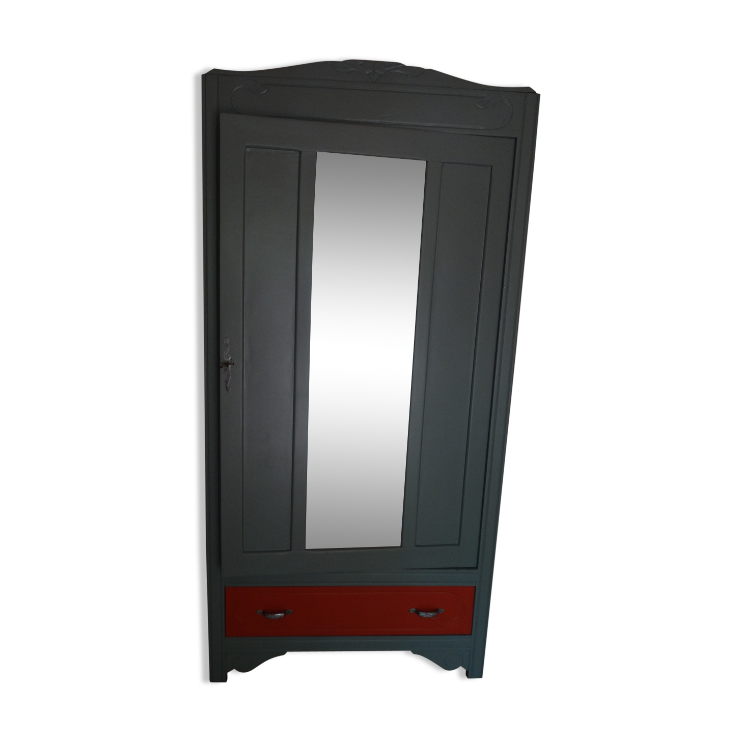 Cabinet parisisenne restored