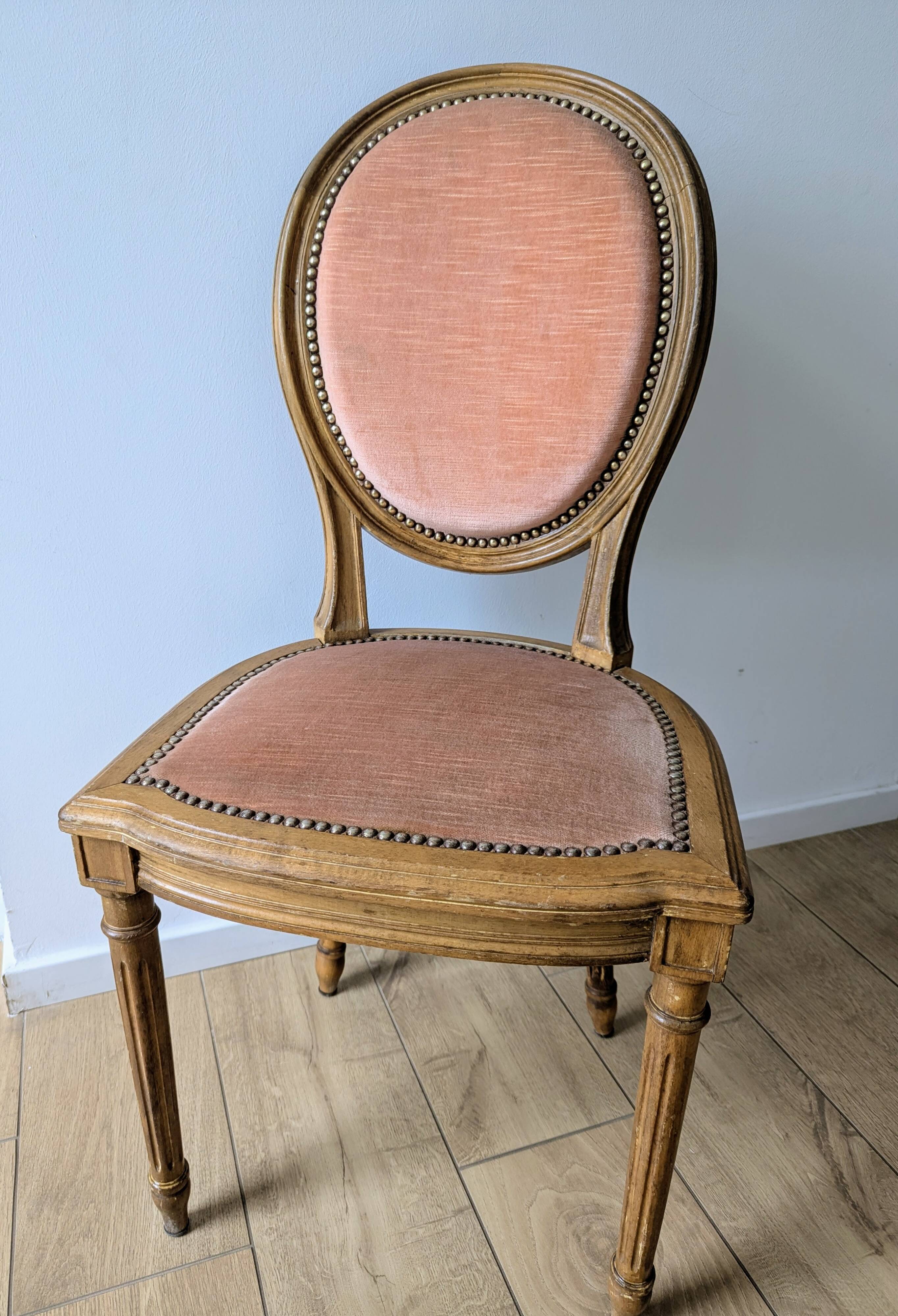 Louis XVI armchair with patina and antique velvet