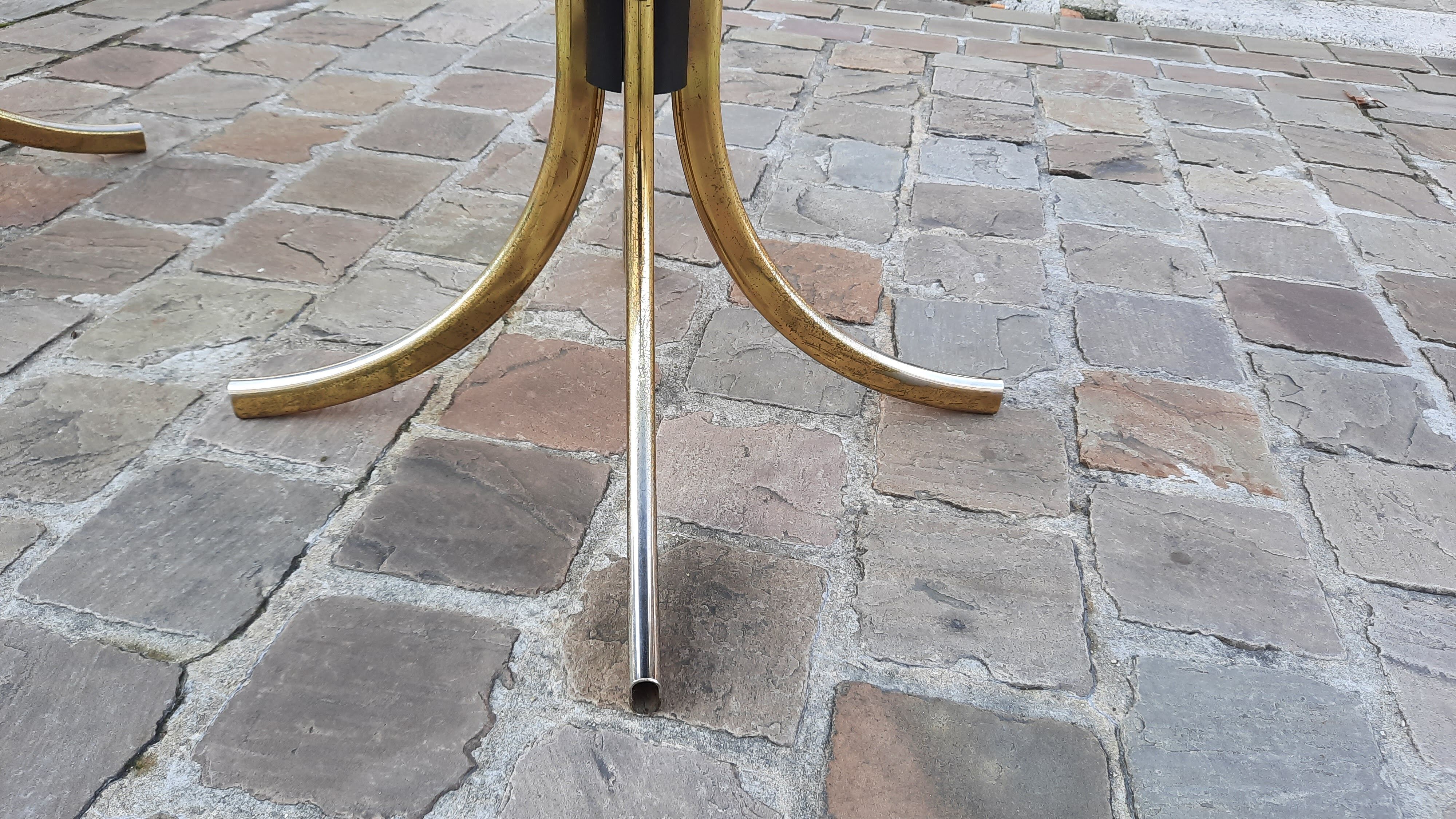 3 rotating vintage armchairs