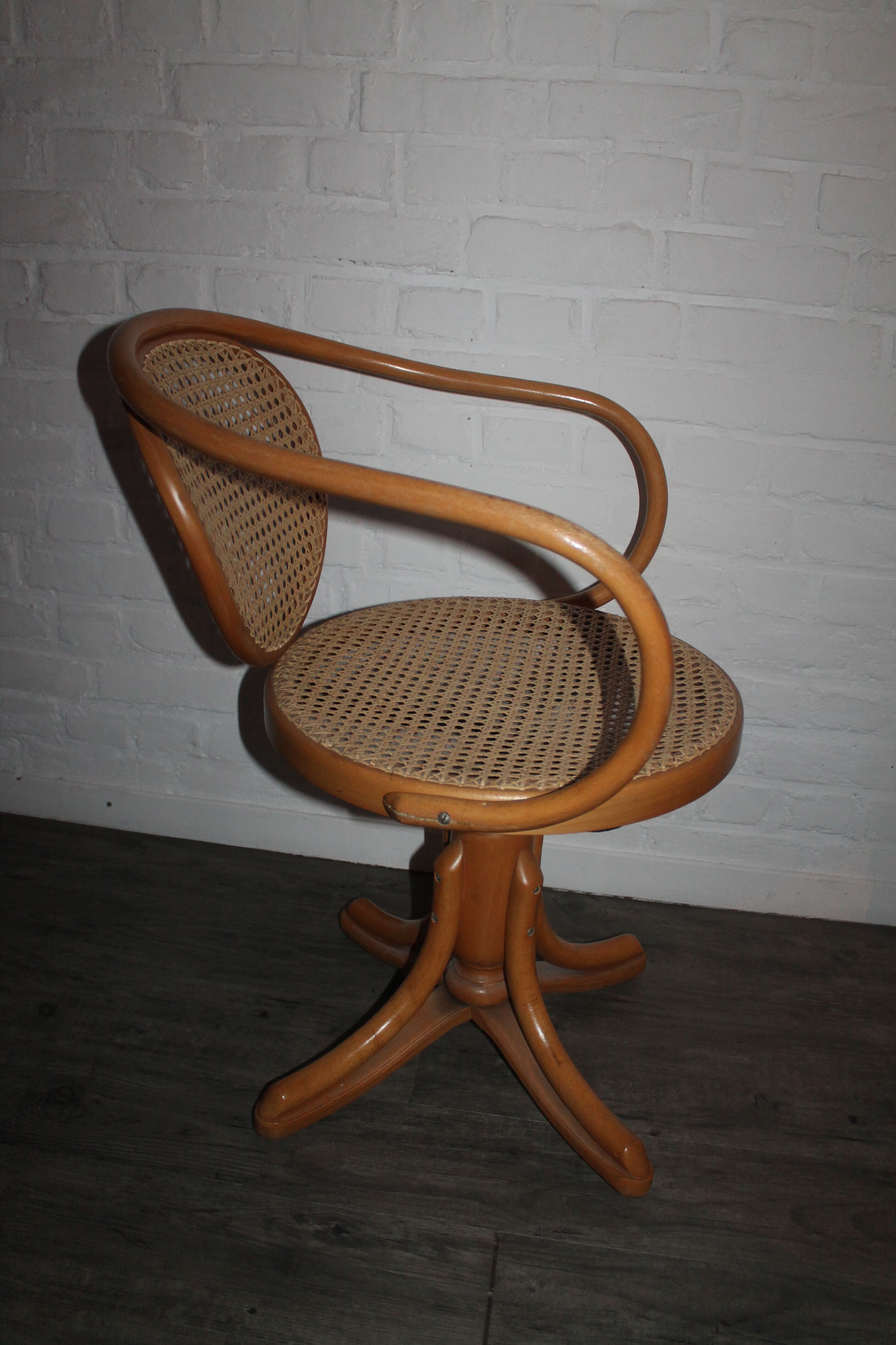 Fauteuil pivotant Thonet début 1900