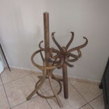 Baumann parrot coat rack