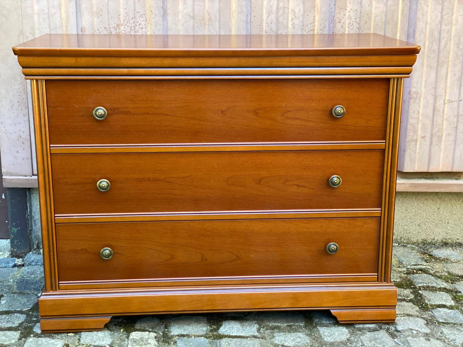 Louis Philippe vintage wooden chest of drawers from the 1970s.