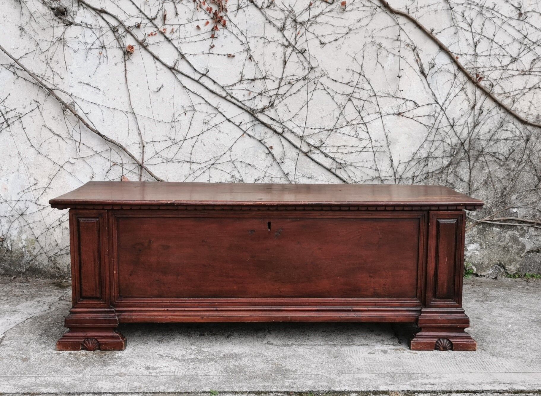 Old walnut chest of drawers, late nineteenth century